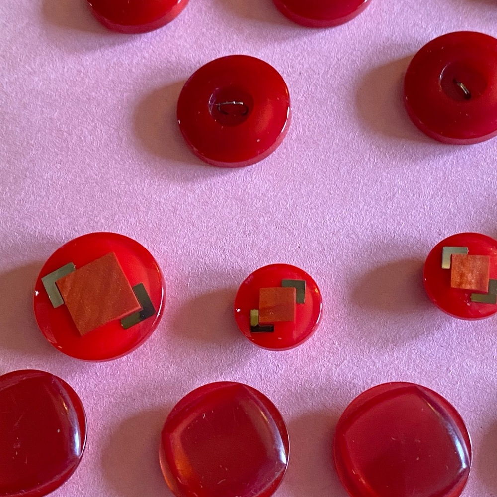 Vintage Red Button Collection - Picture 5 of 15